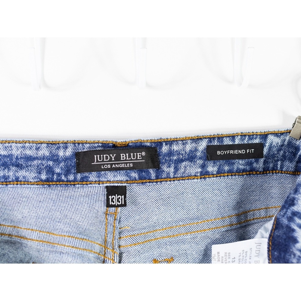 Judy Blue Boyfriend Fit Distressed Acid Wash Jeans Light Blue Size 13/31 JBB8281 - Picture 5 of 7